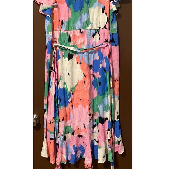Ava & Viv Abstract Floral Short Sleeve Flutter Wrap Midi Dress in size 1X/18 - Picture 9 of 10